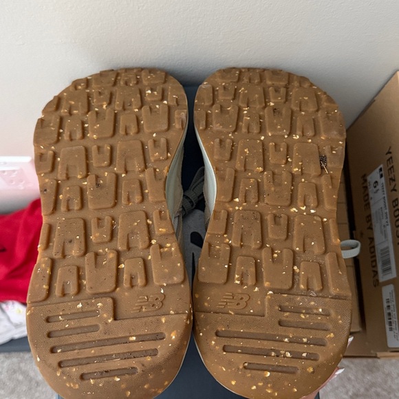 New Balance Beige Tan Suede Low-Top Sneakers with Lavender Accents - Picture 5 of 5